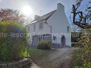 Sublime maison familiale refaite à neuf Quartier très calme verdoyant à Plobannalec-Lesconil